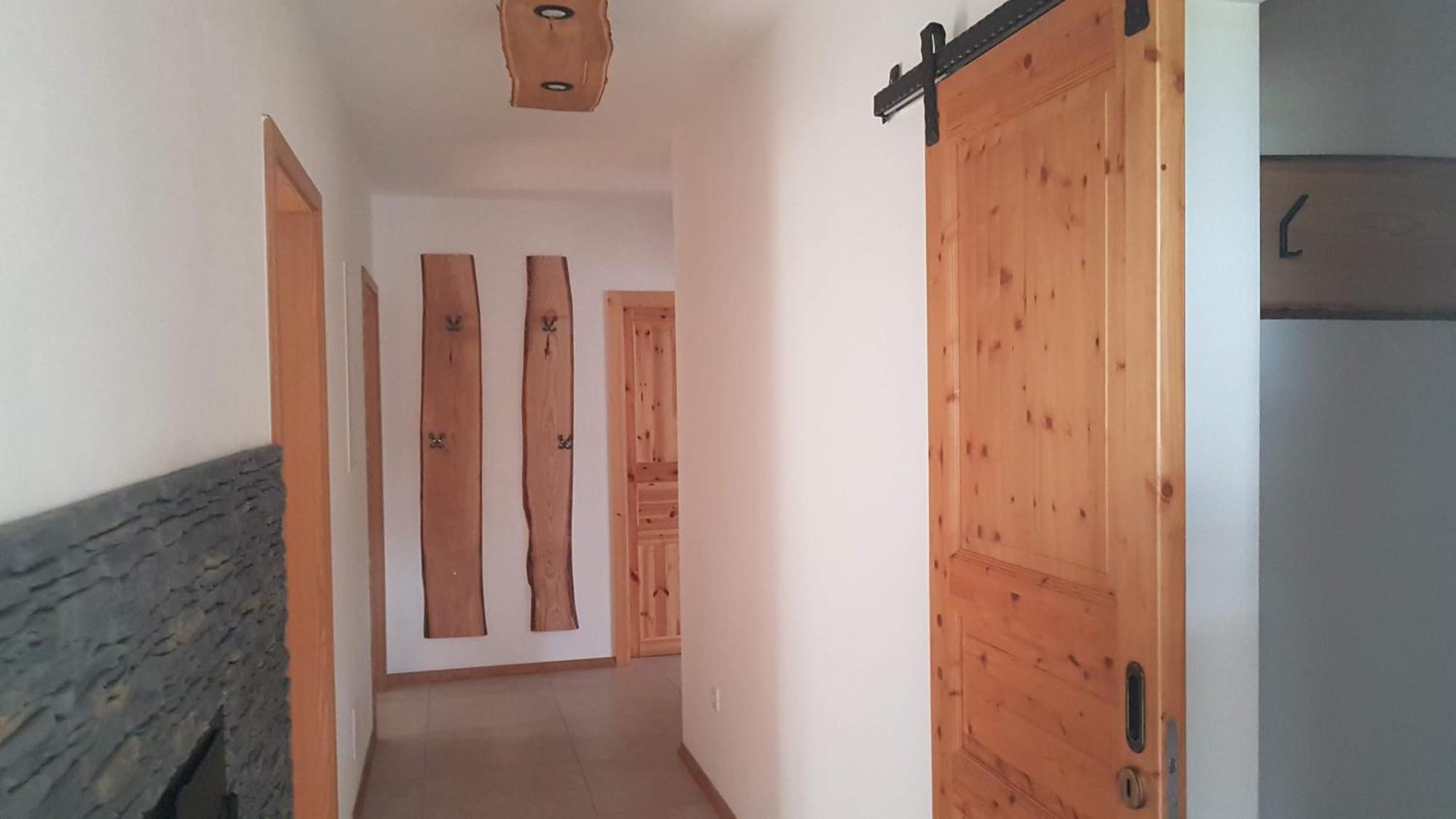 Larch House Apartment