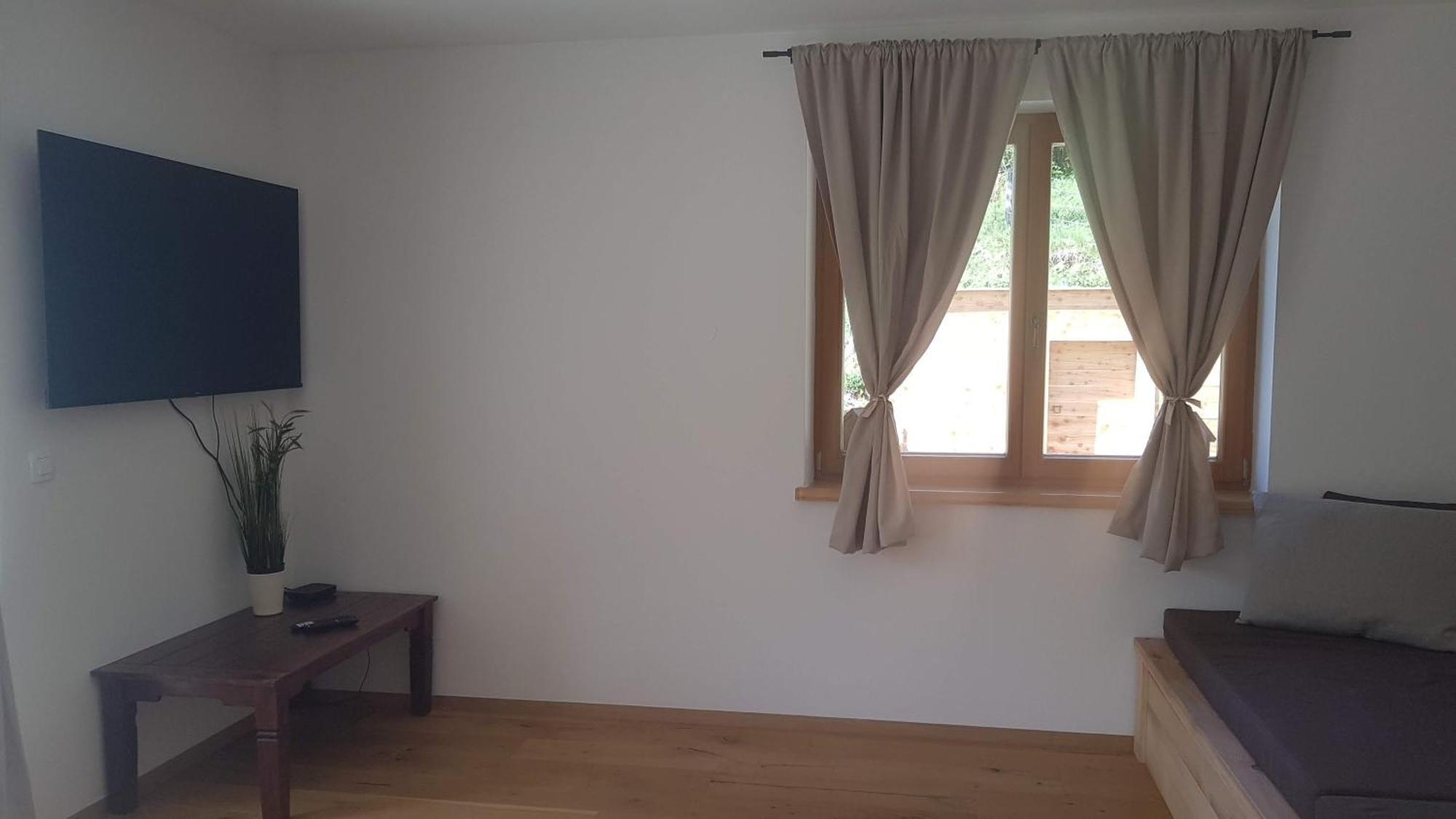 Apartment Larch House Cerklje na Gorenjskem